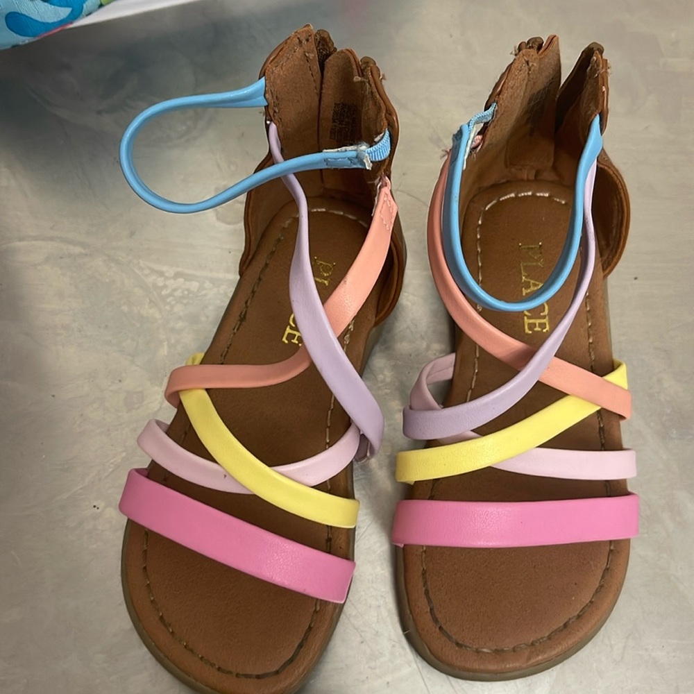 Children’s place sandals size 7
